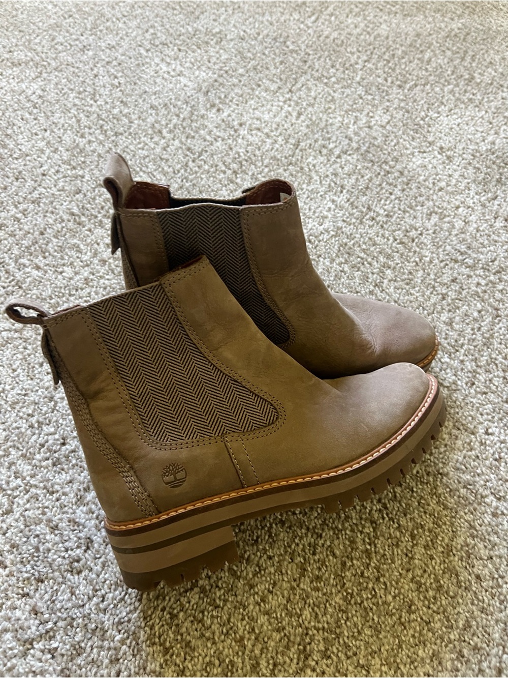 Timberland Women's Taupe Leather Chelsea Lug Boots